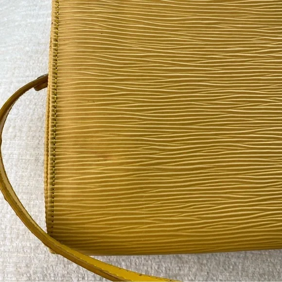 Vintage Louis Vuitton Yellow Epi Leather Pochette Clutch Bag - Picture 7 of 15